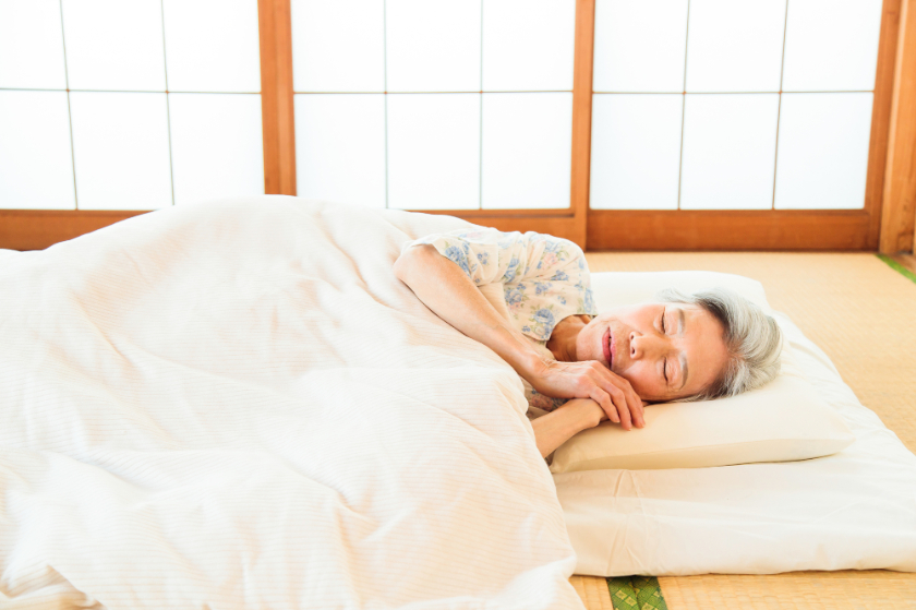 夜中に目が覚める原因とは？ぐっすり眠るための対策を紹介！